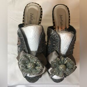 John Fashion Sparkling Heels with Bow - Silver and Gray